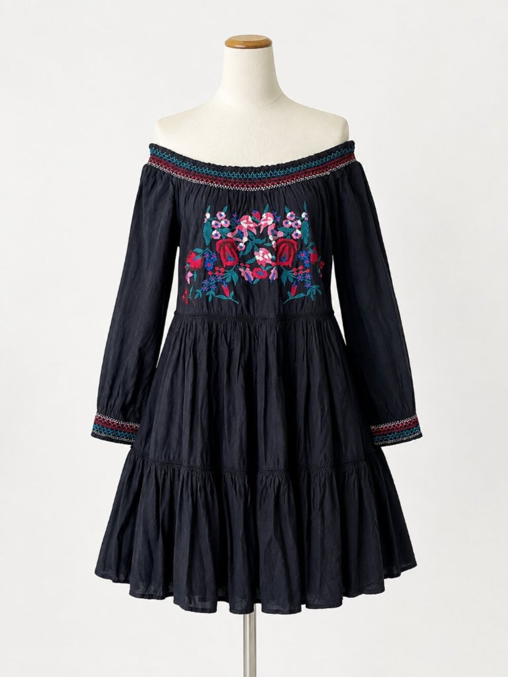 Free People Black Embroidered Off Shoulder Boho Mini Dress Size M - Picture 2 of 5